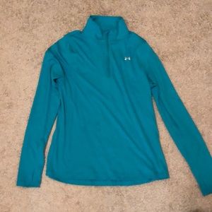 Womens under armour large heatgear 1/4zip. Very light and only worn once!!